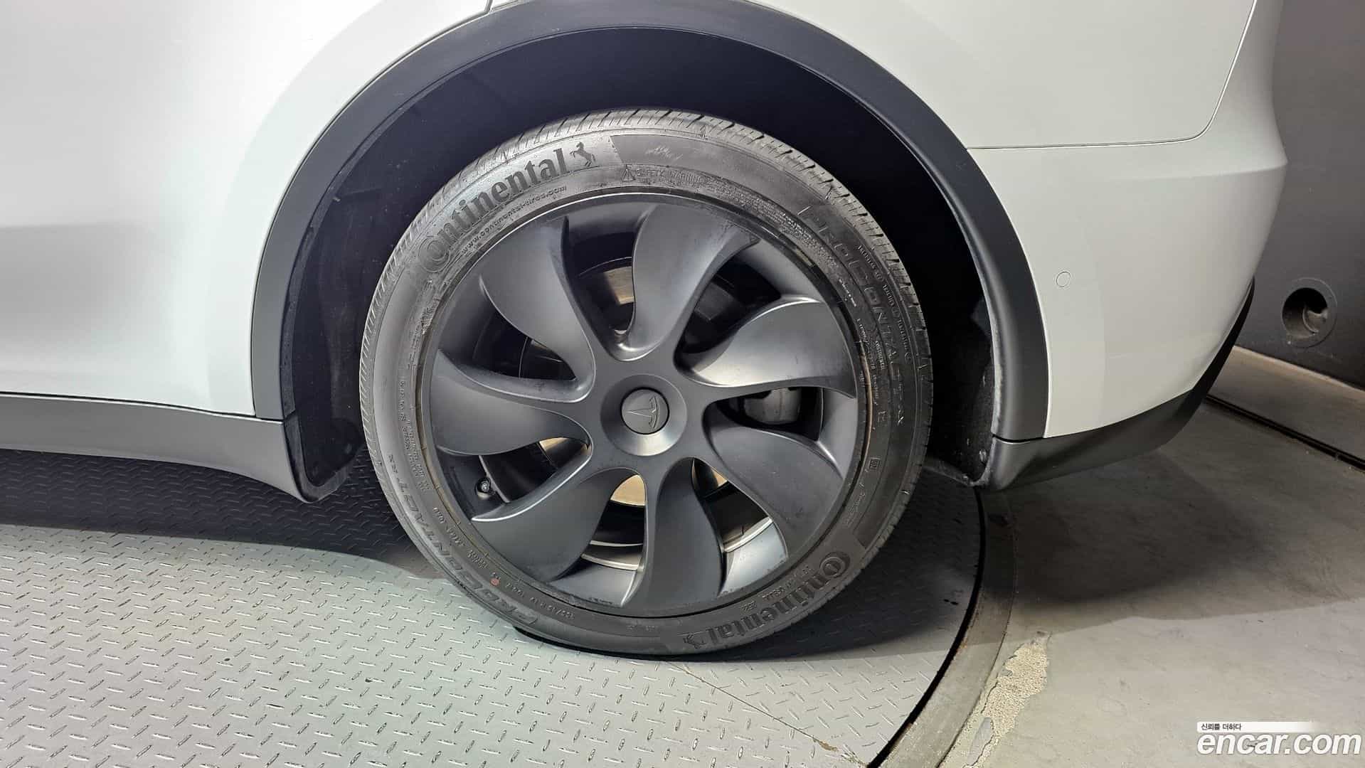 Model Y Tesla 2022.11-OUTER-031