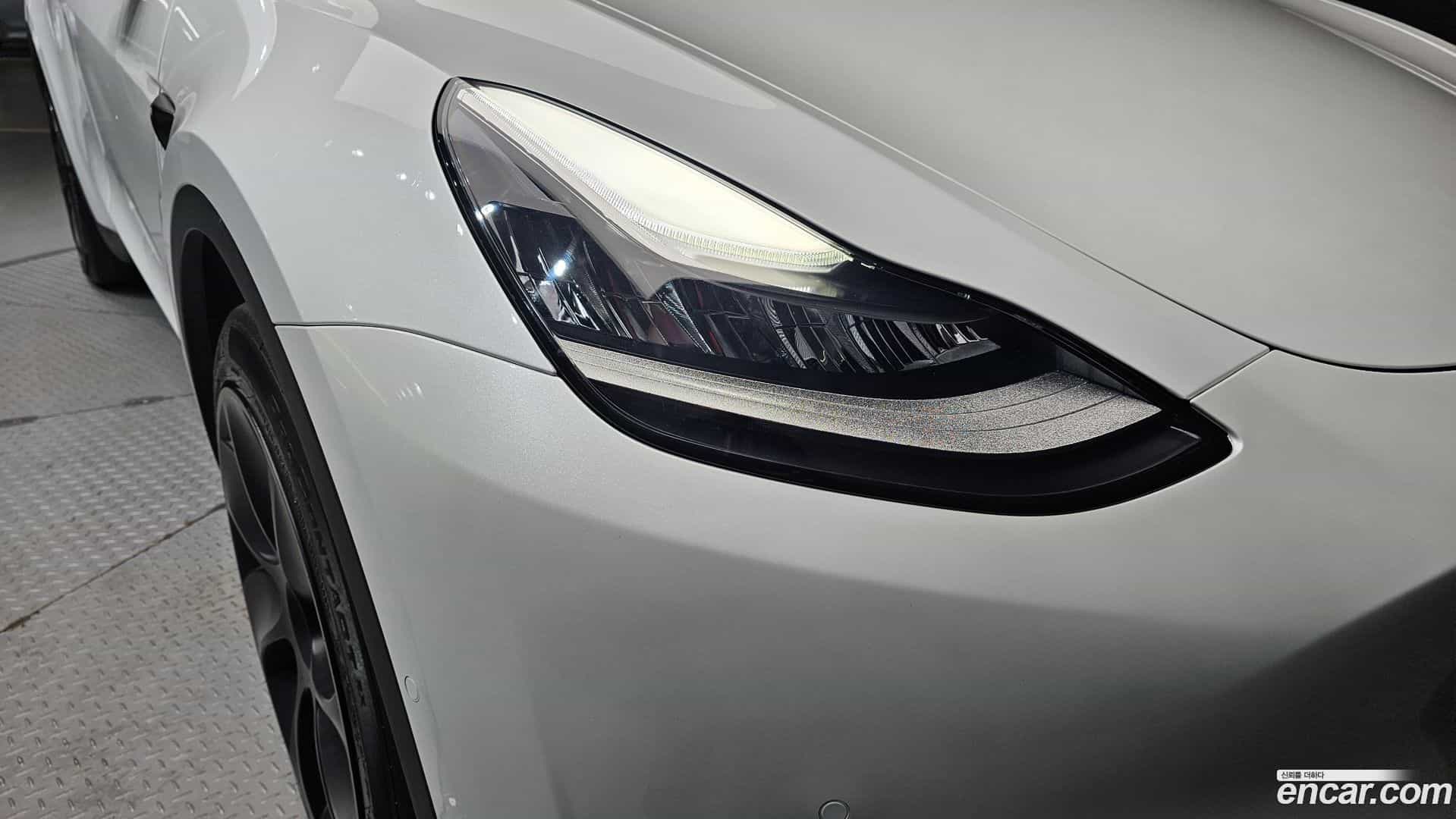 Model Y Tesla 2022.11-OUTER-032