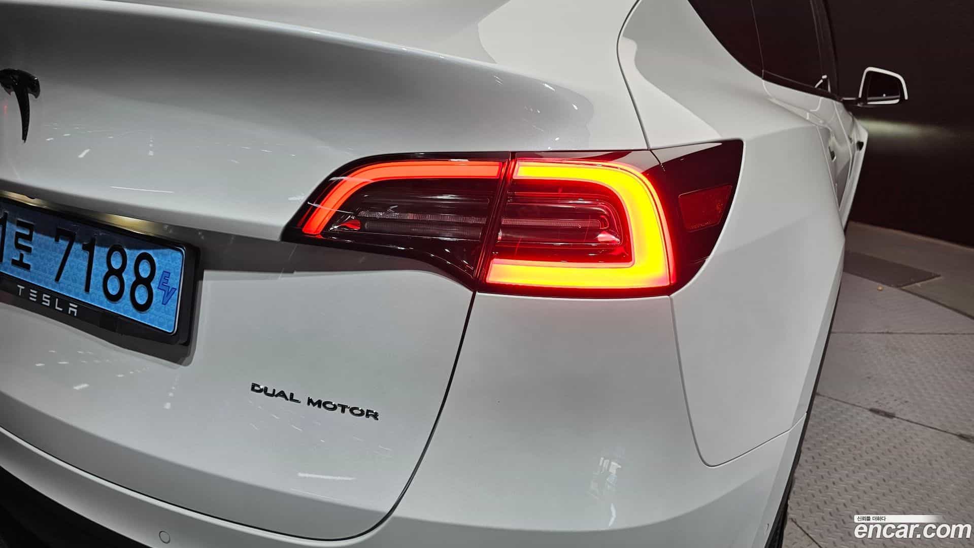 Model Y Tesla 2022.11-OUTER-033