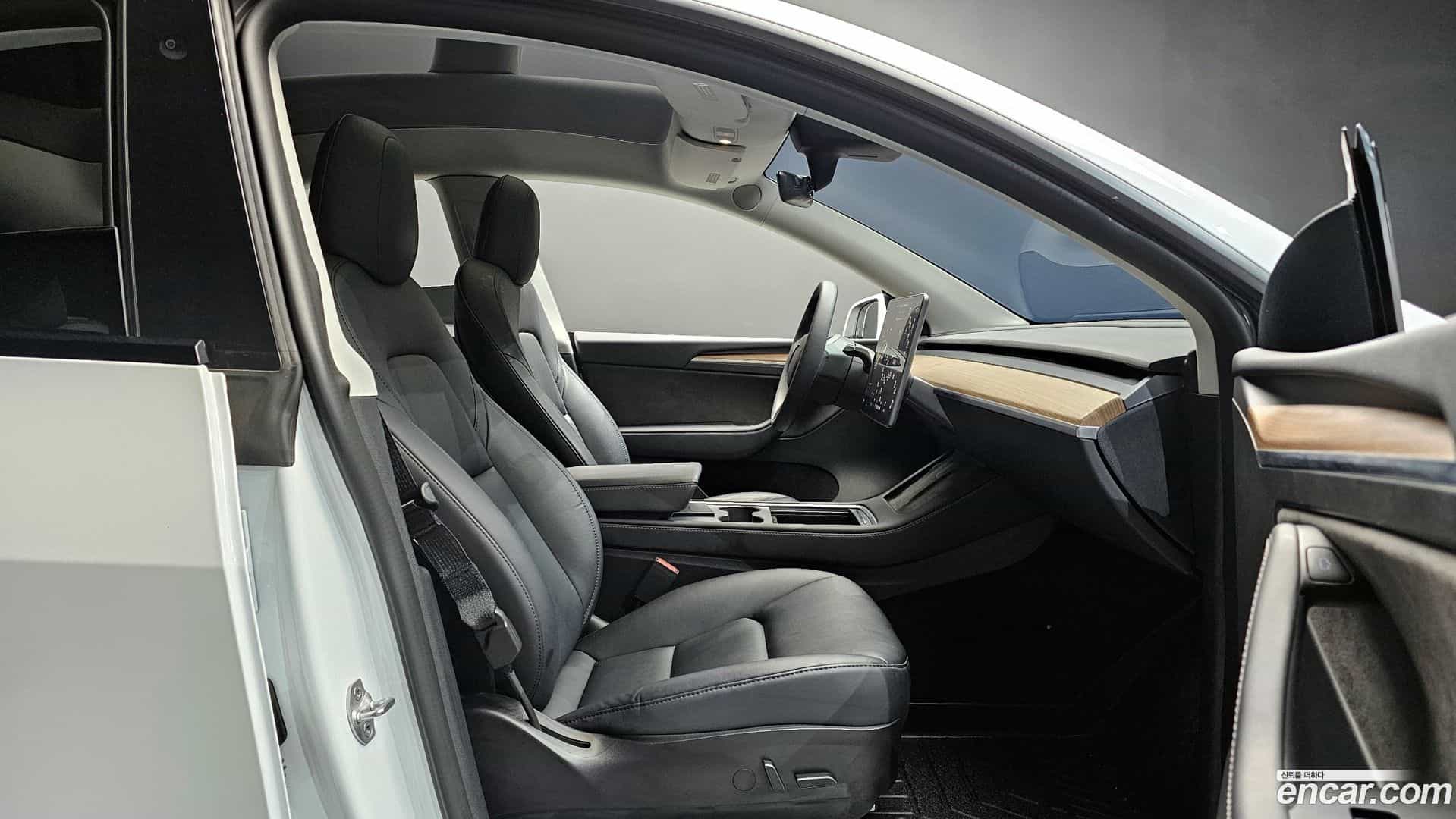 Model Y Tesla 2022.11-INNER-036