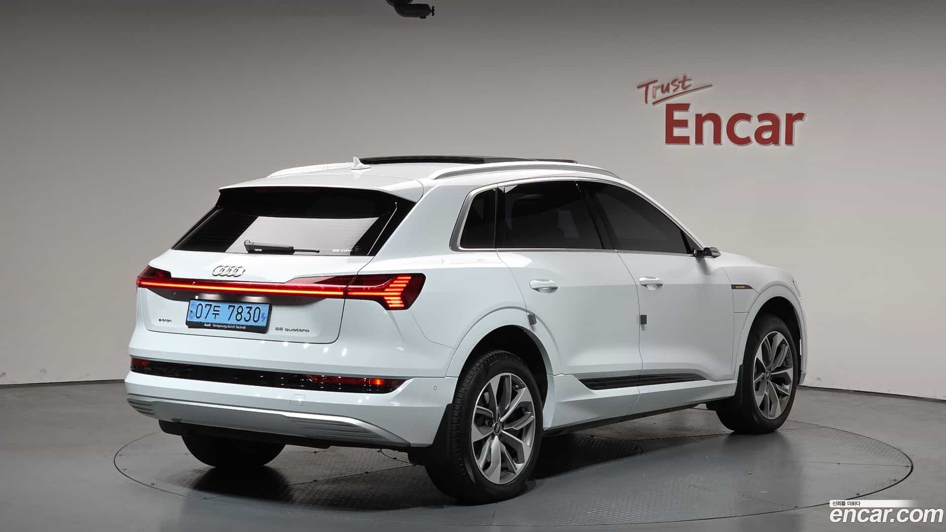 e-tron Audi 2022.9-OUTER-002
