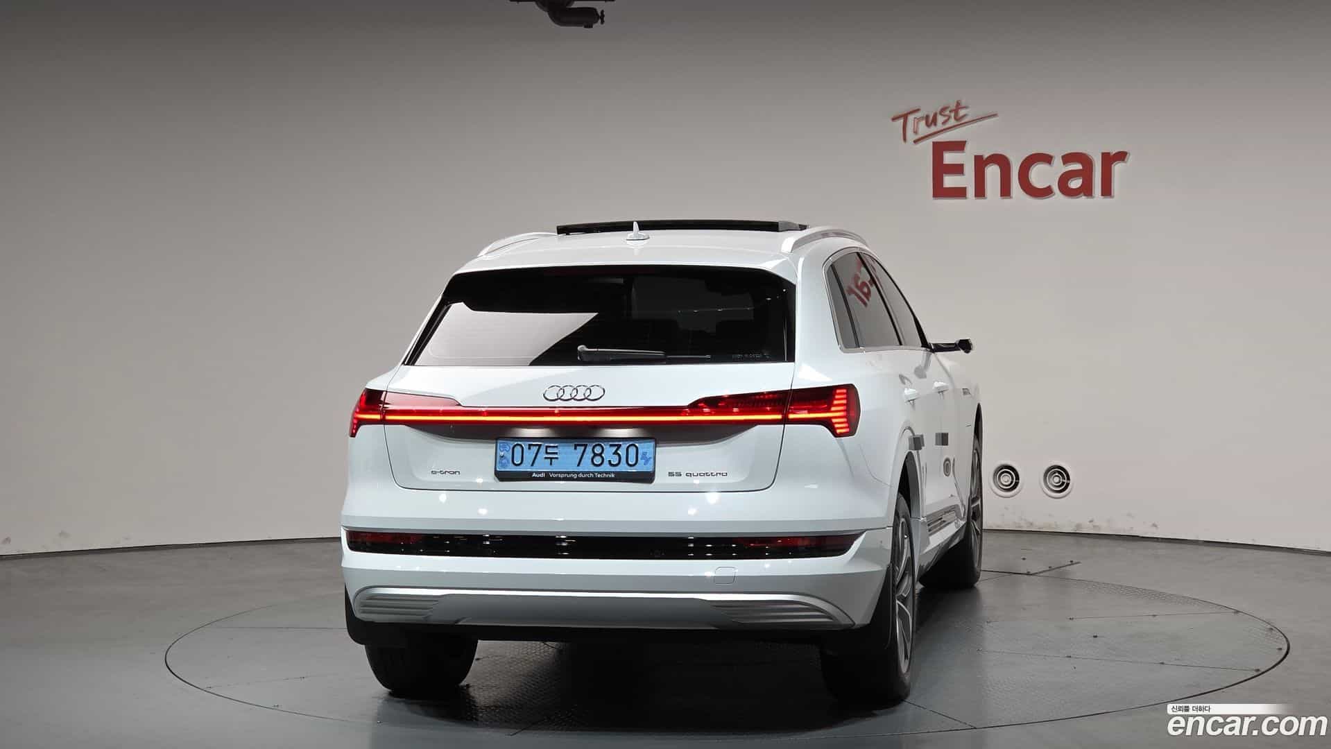 e-tron Audi 2022.9-OUTER-004
