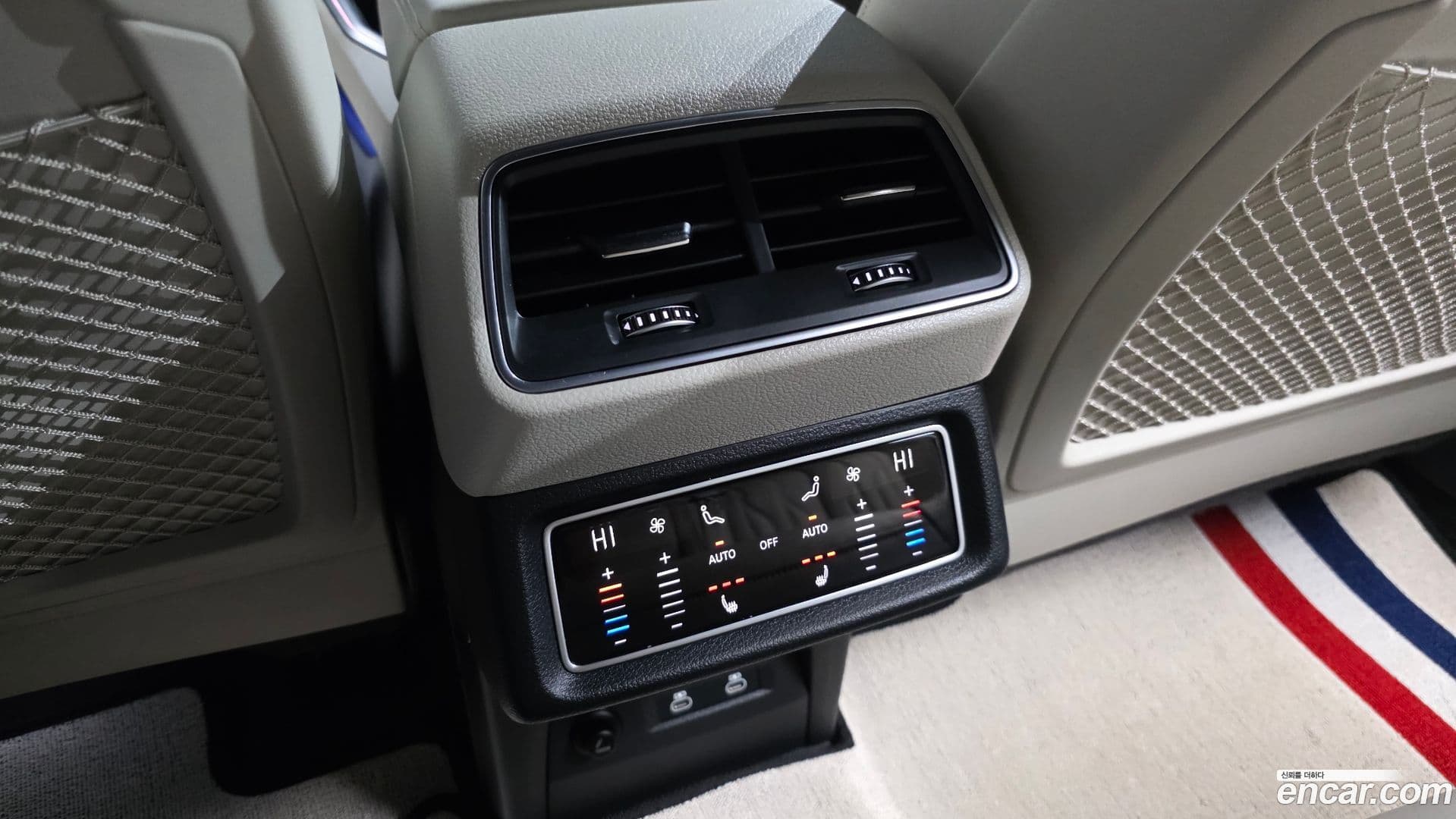 Main__Slider__Photo:e-tron Audi 2022.9-30