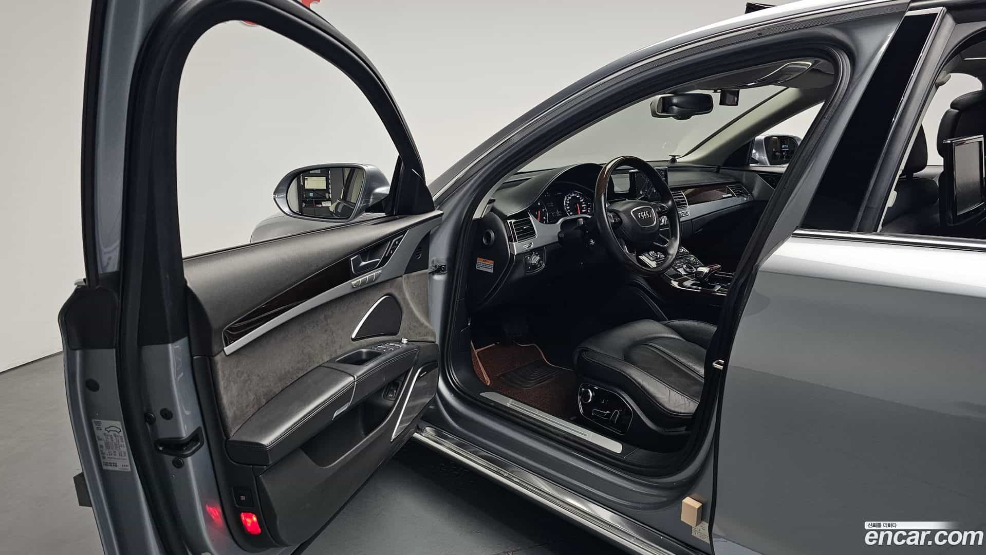 A8 Audi 2013.11-INNER-010