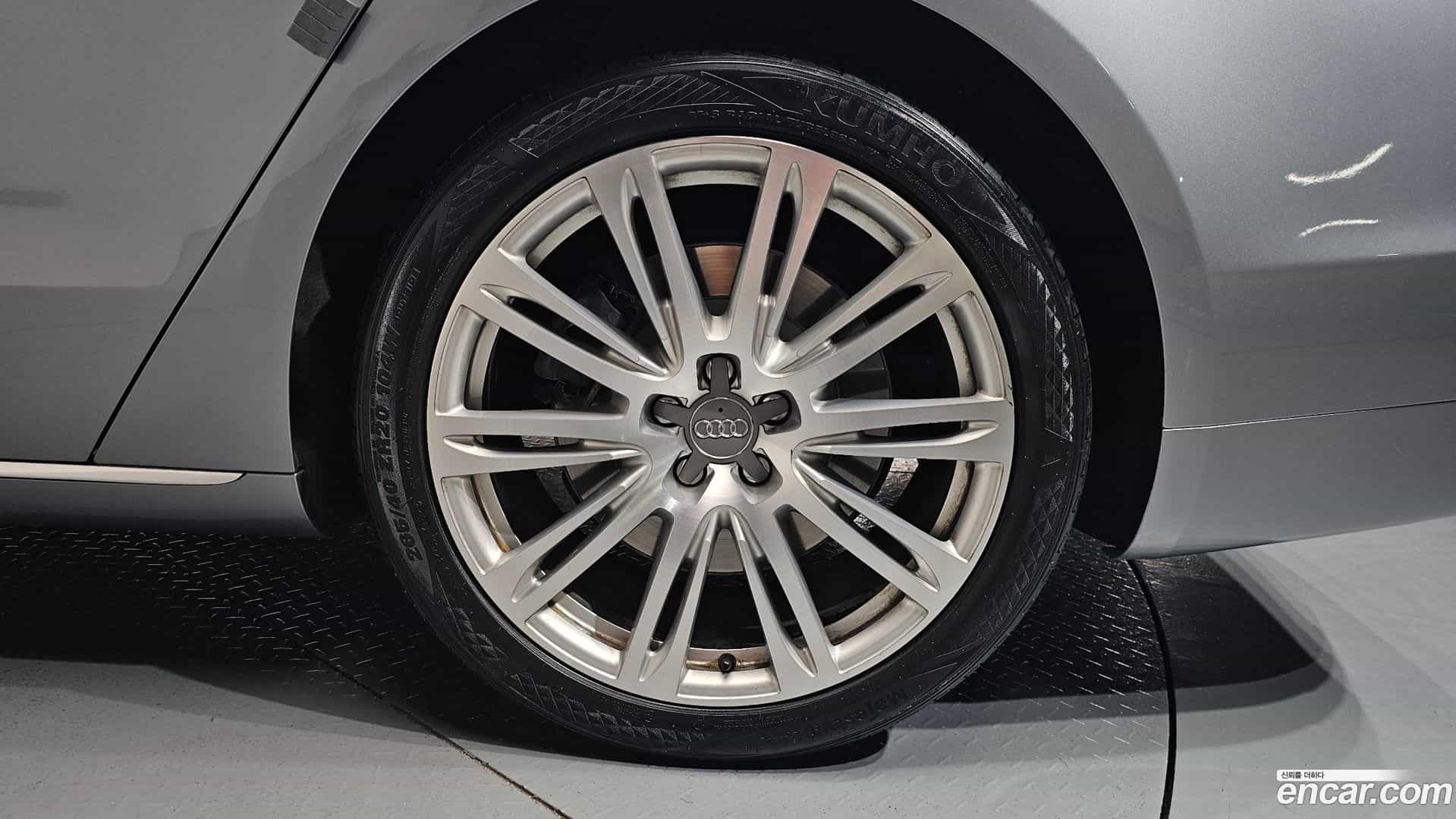 A8 Audi 2013.11-OUTER-031