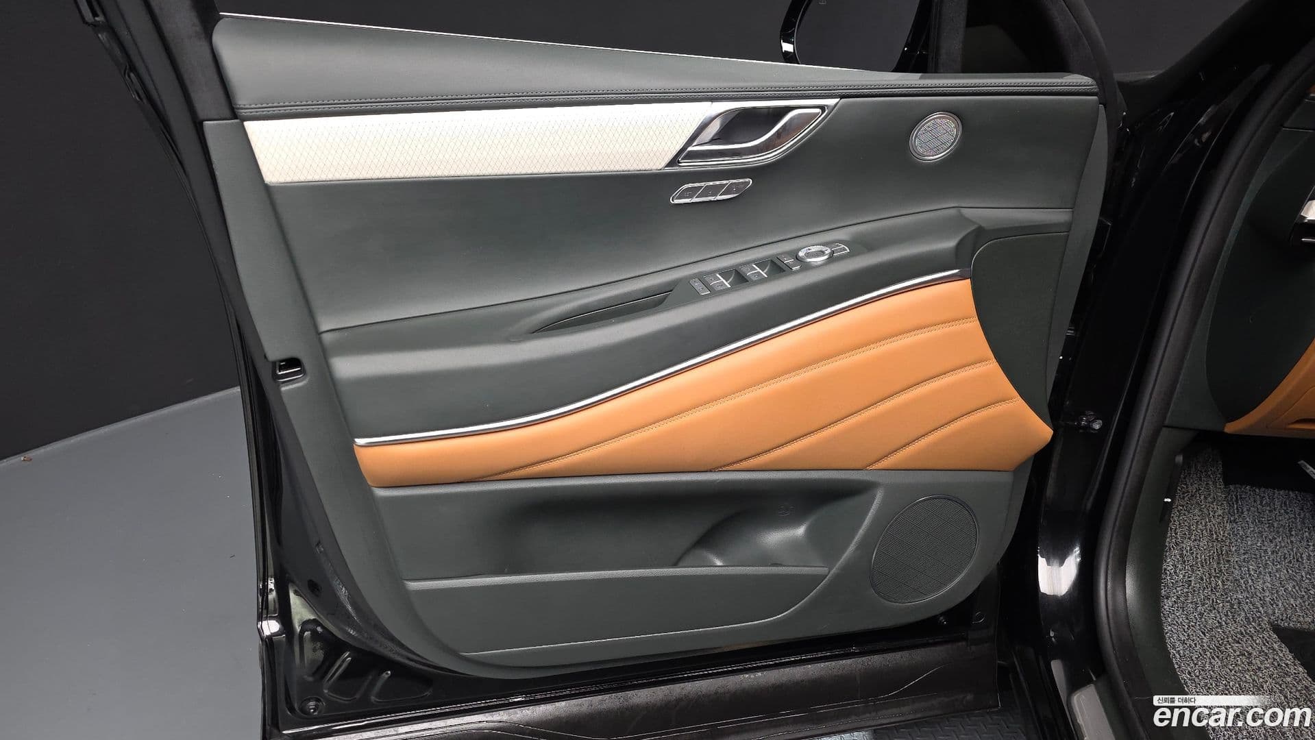 Main__Slider__Photo:GV80 Genesis 2024.9-23