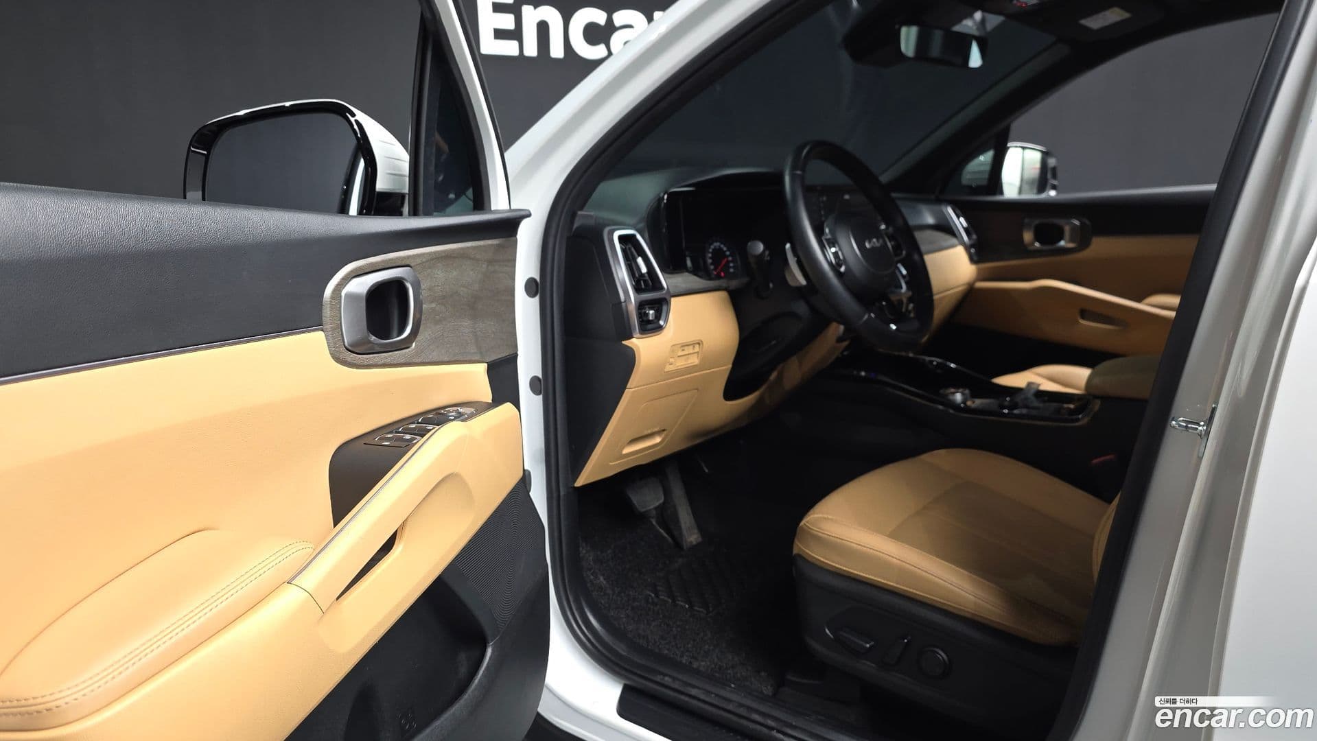 Main__Slider__Photo:Sorento Kia 2022.6-9