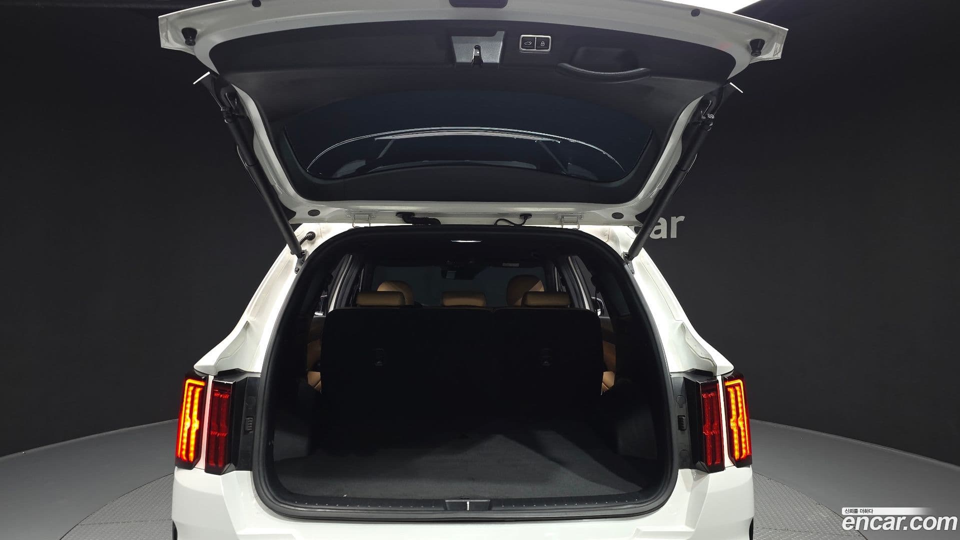 Main__Slider__Photo:Sorento Kia 2022.6-19