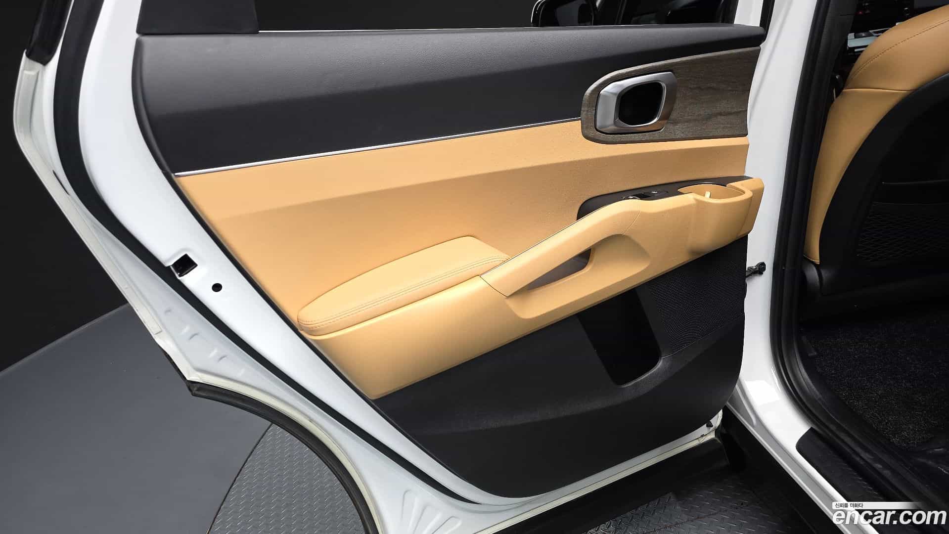 Sorento Kia 2022.6-INNER-035