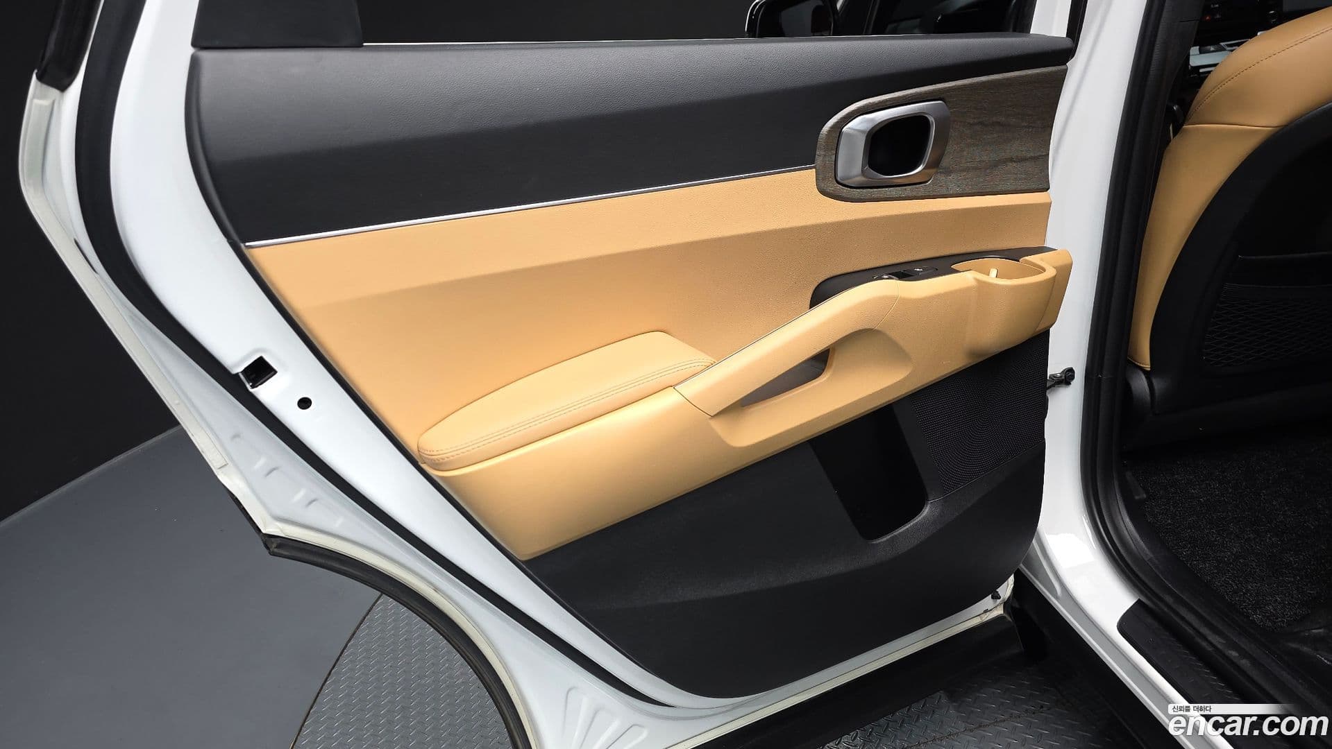 Main__Slider__Photo:Sorento Kia 2022.6-24