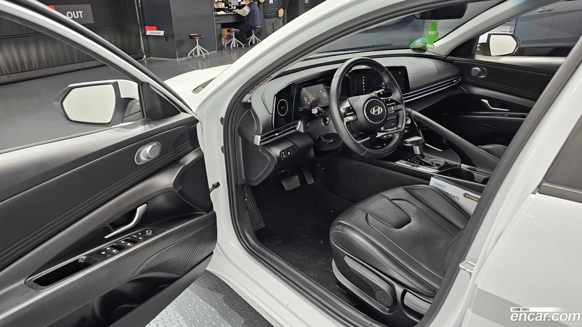 AVANTE Hyundai 2024.1-INNER-010