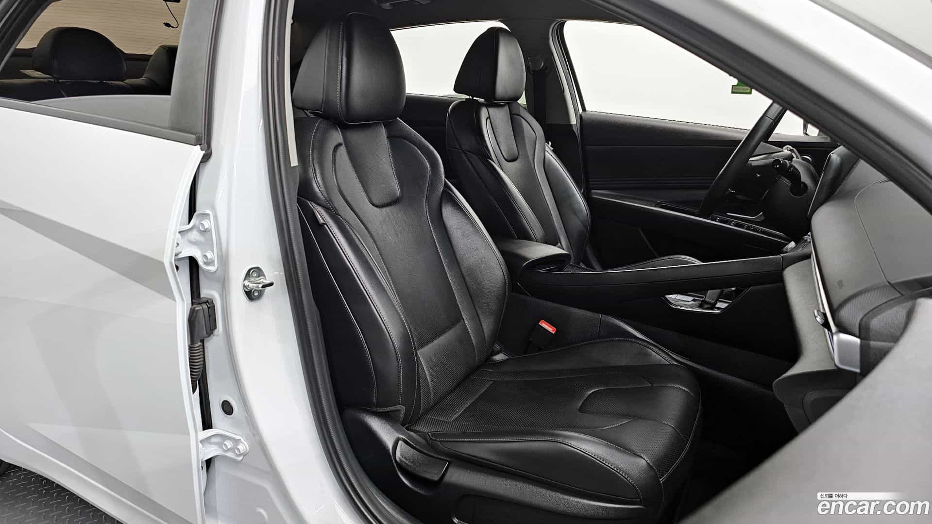 AVANTE Hyundai 2024.1-OPTION-015