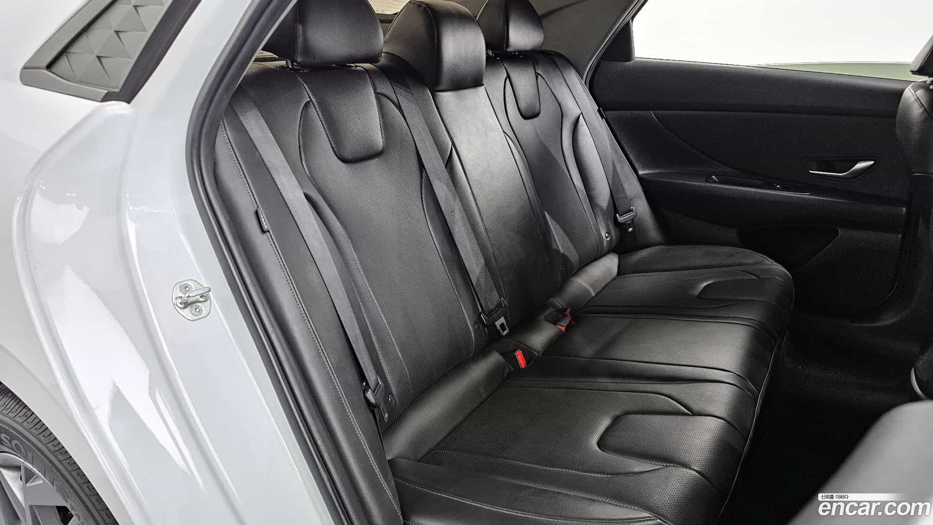 AVANTE Hyundai 2024.1-OPTION-016