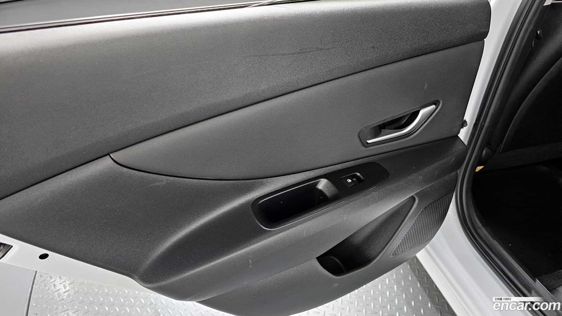 AVANTE Hyundai 2024.1-INNER-035