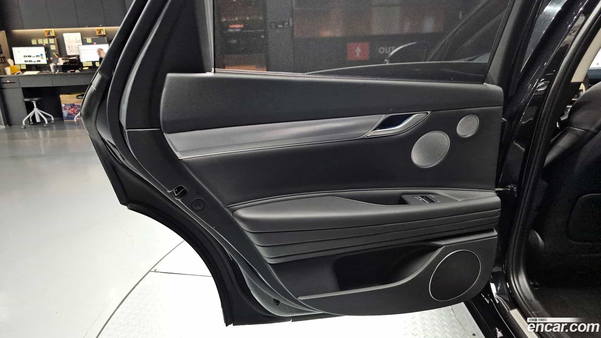G80 Genesis 2020.3-INNER-035