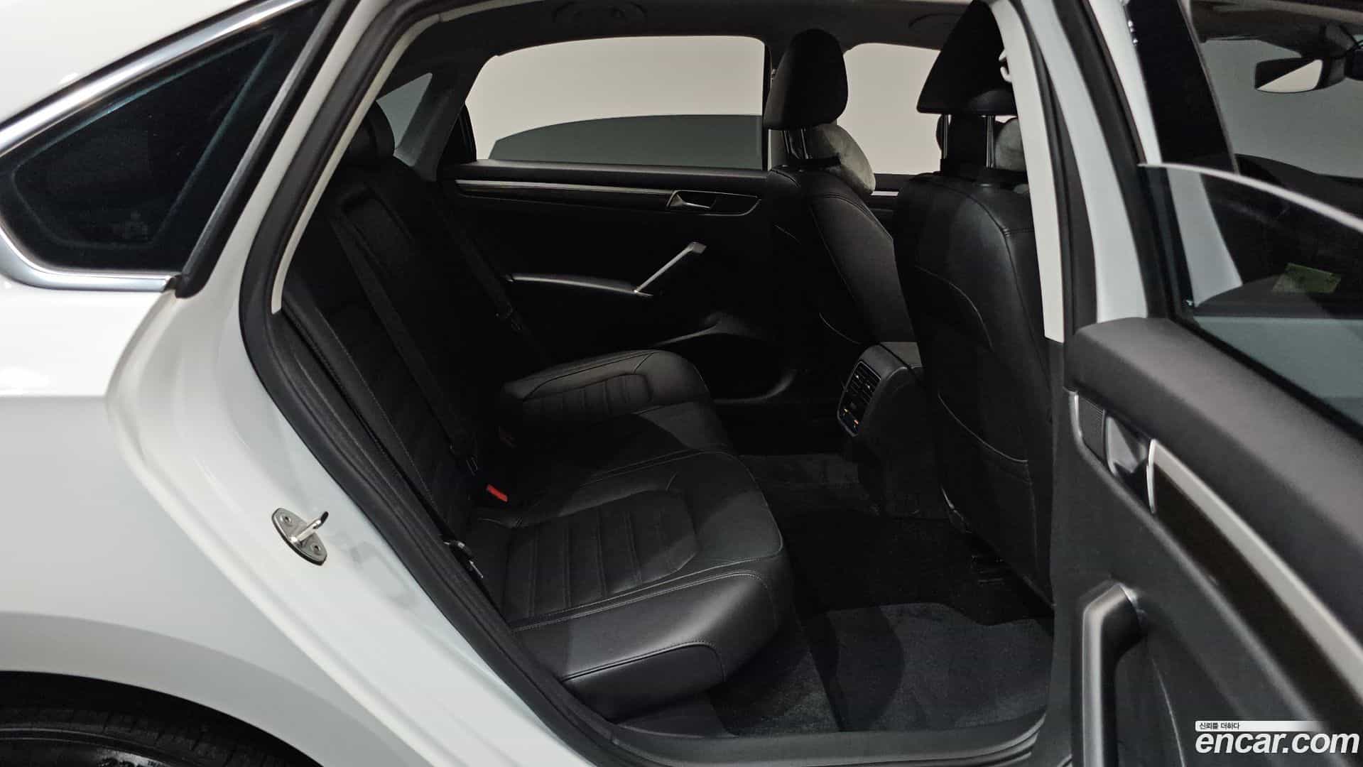 Passat Volkswagen 2018.11-OPTION-015