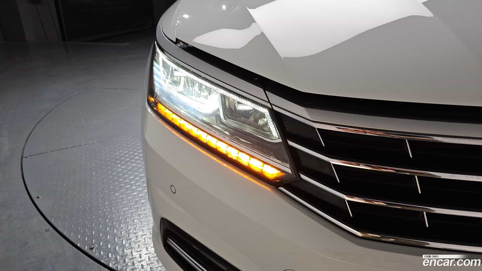 Passat Volkswagen 2018.11-OUTER-032
