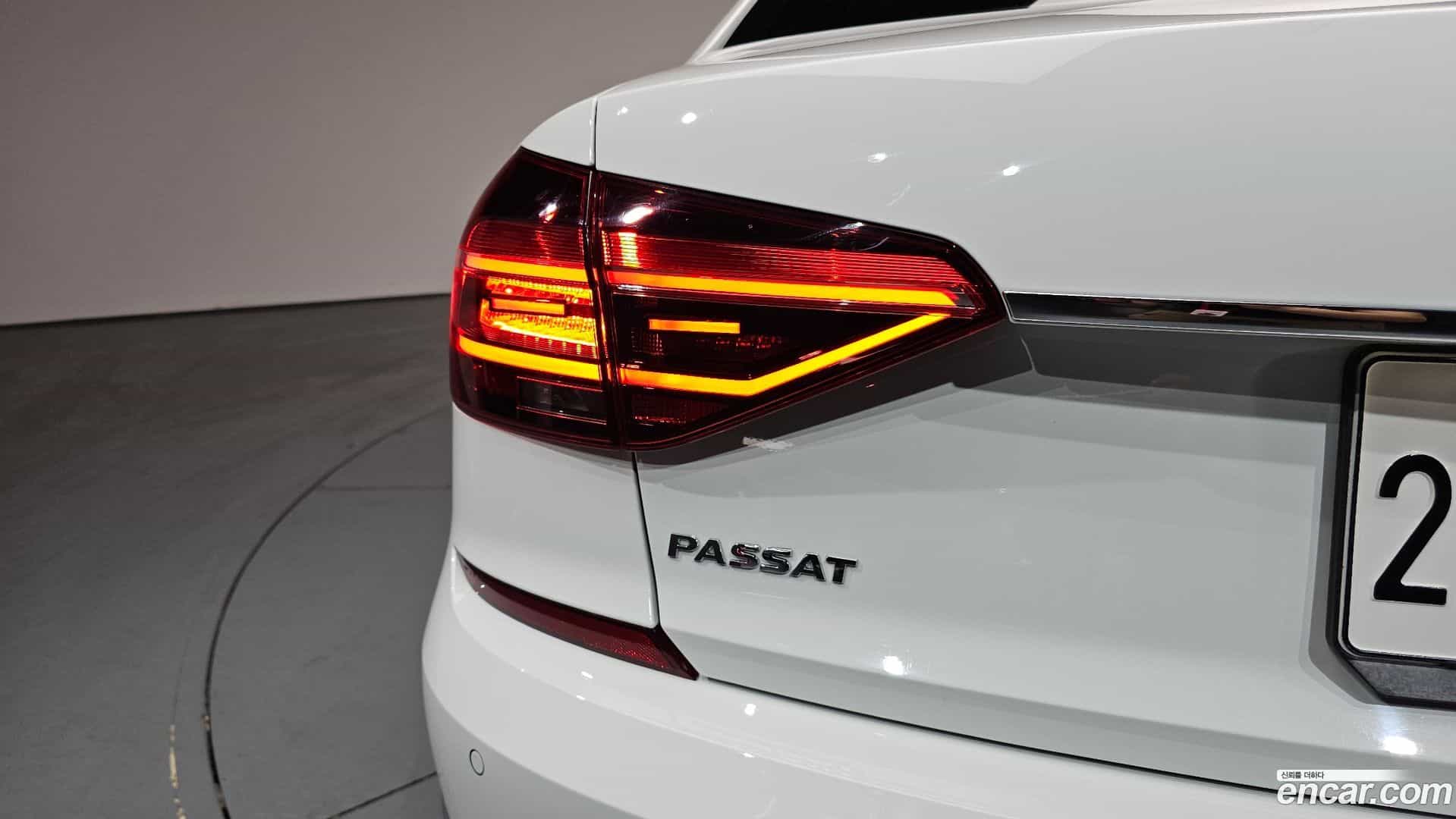 Passat Volkswagen 2018.11-OUTER-033