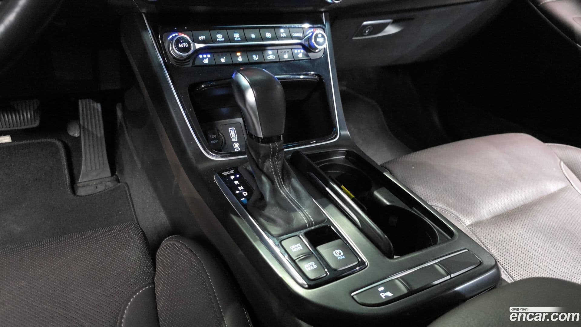 Main__Slider__Photo:Grandeur Hyundai 2017.3-8