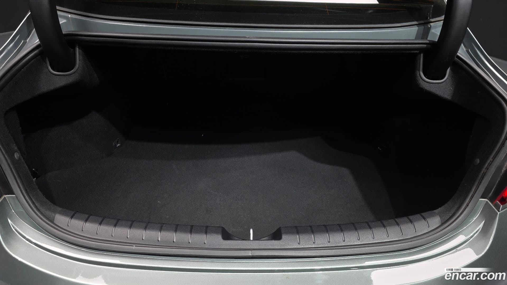 Main__Slider__Photo:Grandeur Hyundai 2017.3-19