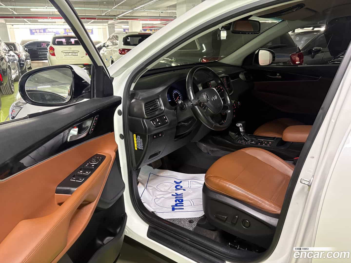 Sorento Kia 2019.1-INNER-010
