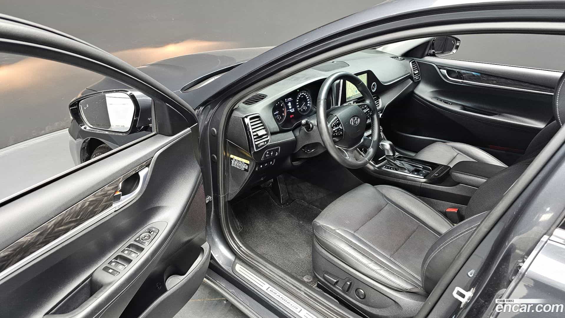 Grandeur Hyundai 2017.5-OPTION-016