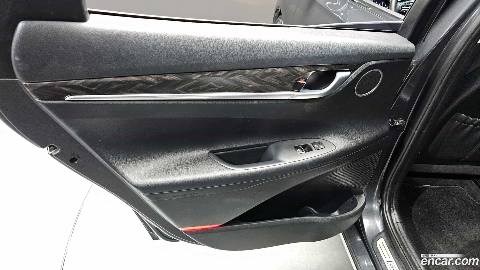 Grandeur Hyundai 2017.5-INNER-035