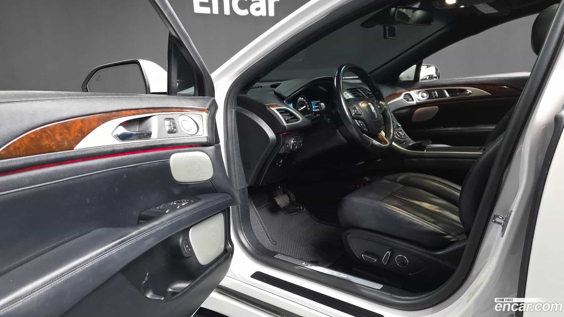 MKZ Lincoln 2018.3-INNER-010
