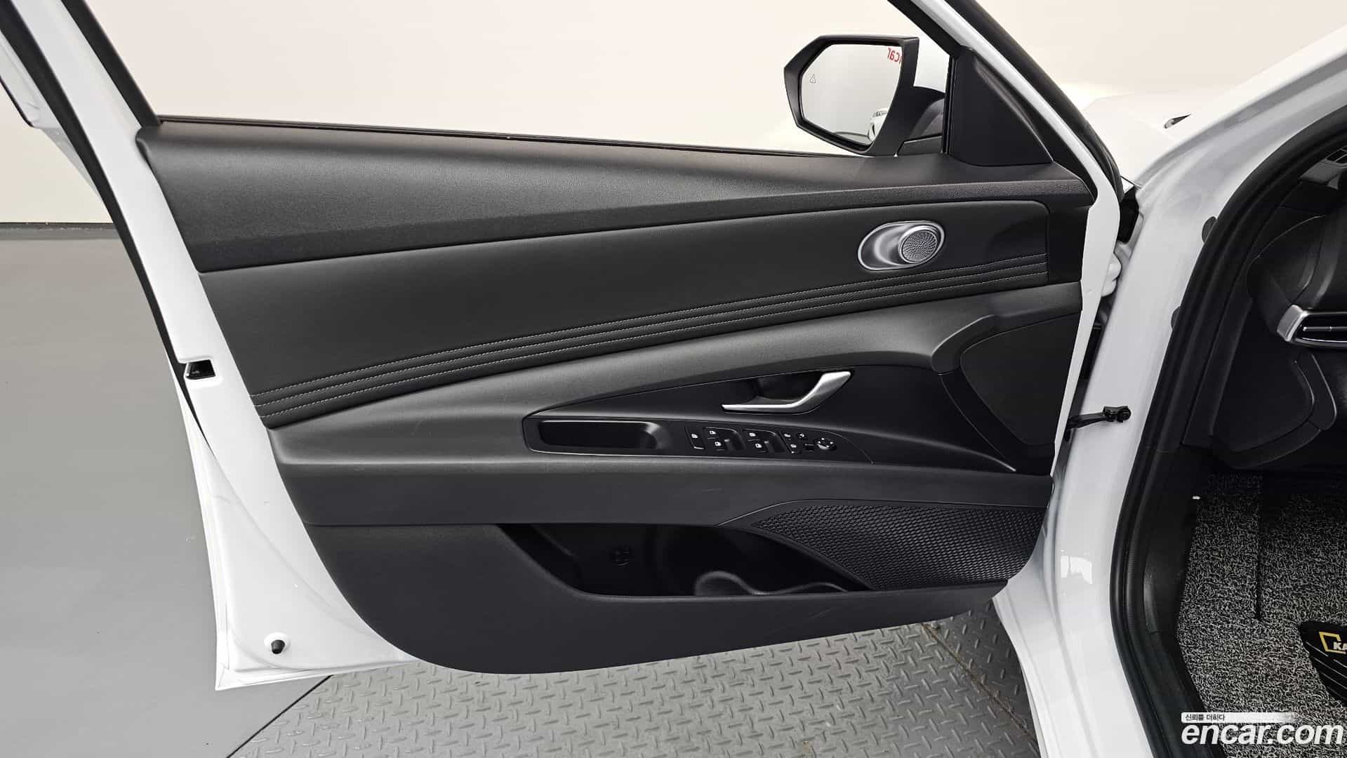 AVANTE Hyundai 2025.2-INNER-034