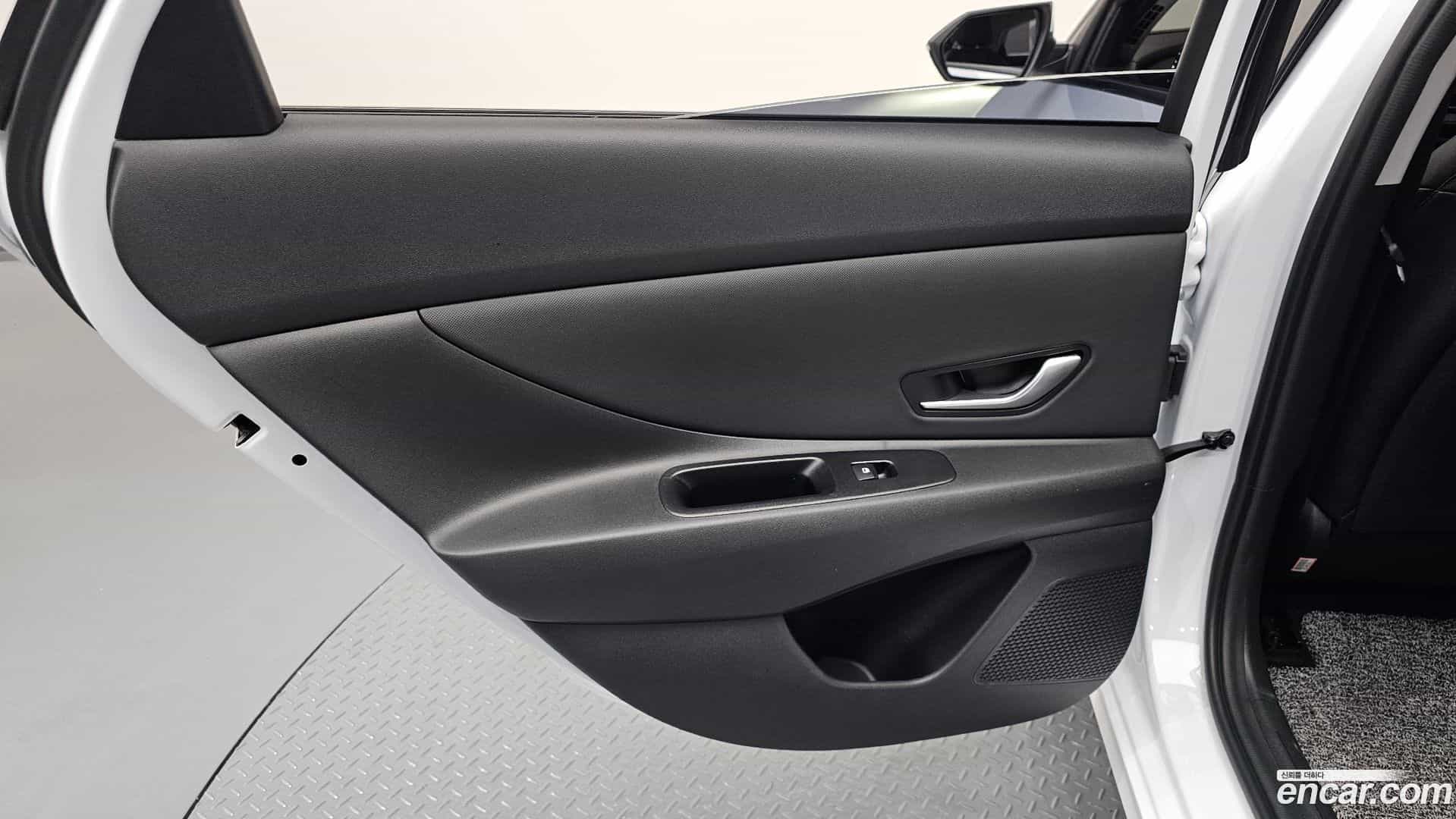 AVANTE Hyundai 2025.2-INNER-035