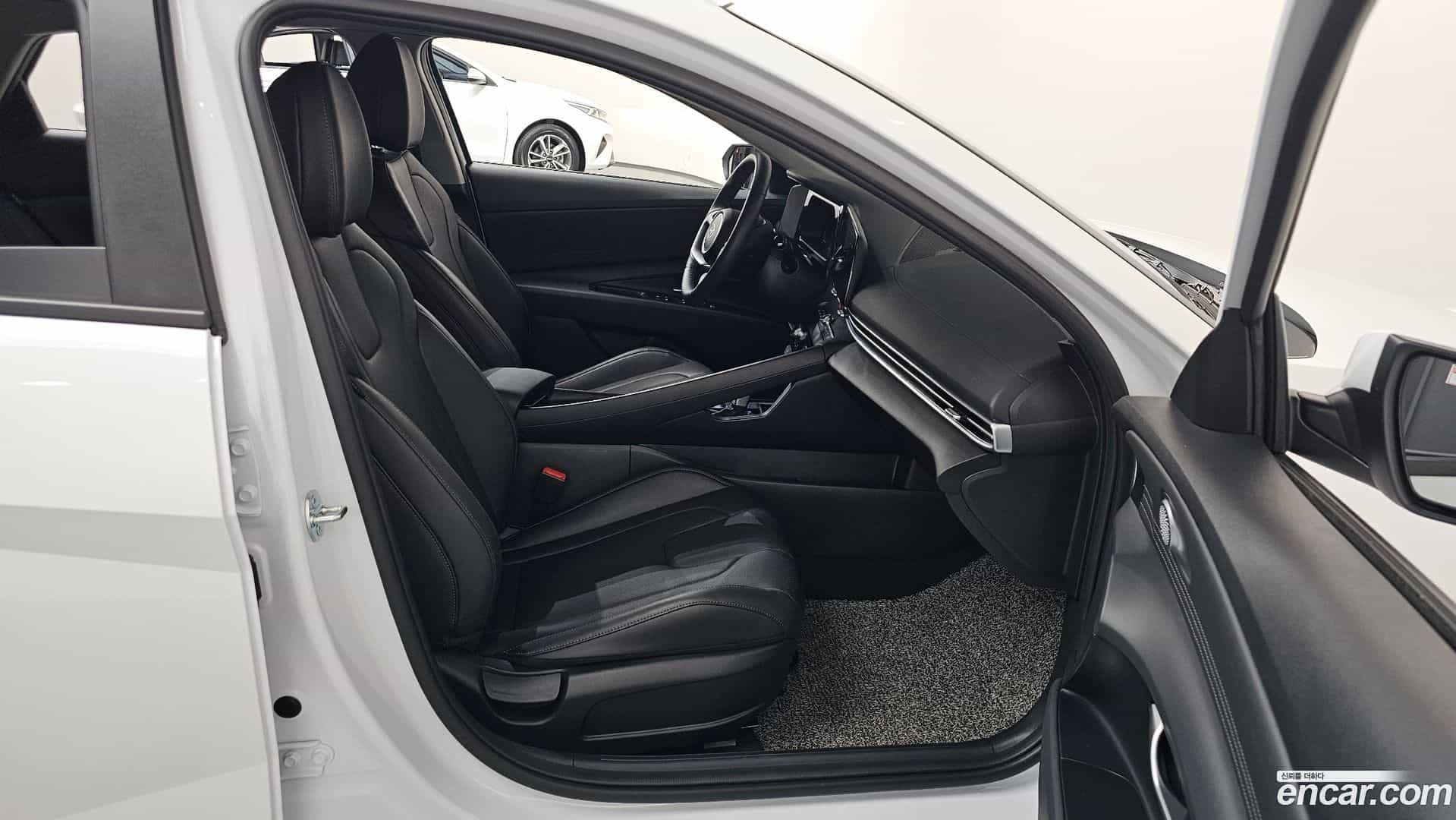 AVANTE Hyundai 2025.2-INNER-036