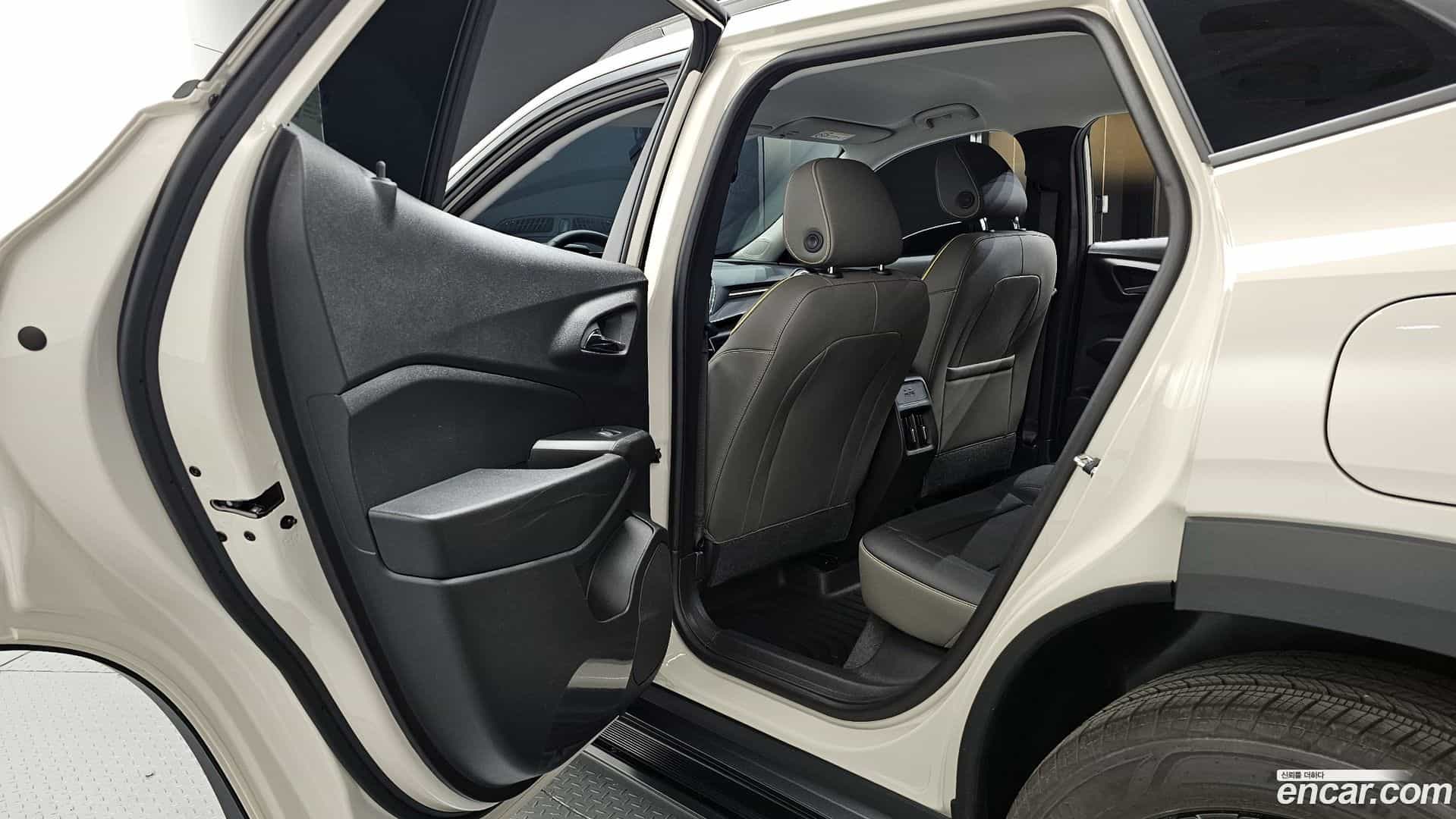 Trax Chevrolet 2025.11-OPTION-016