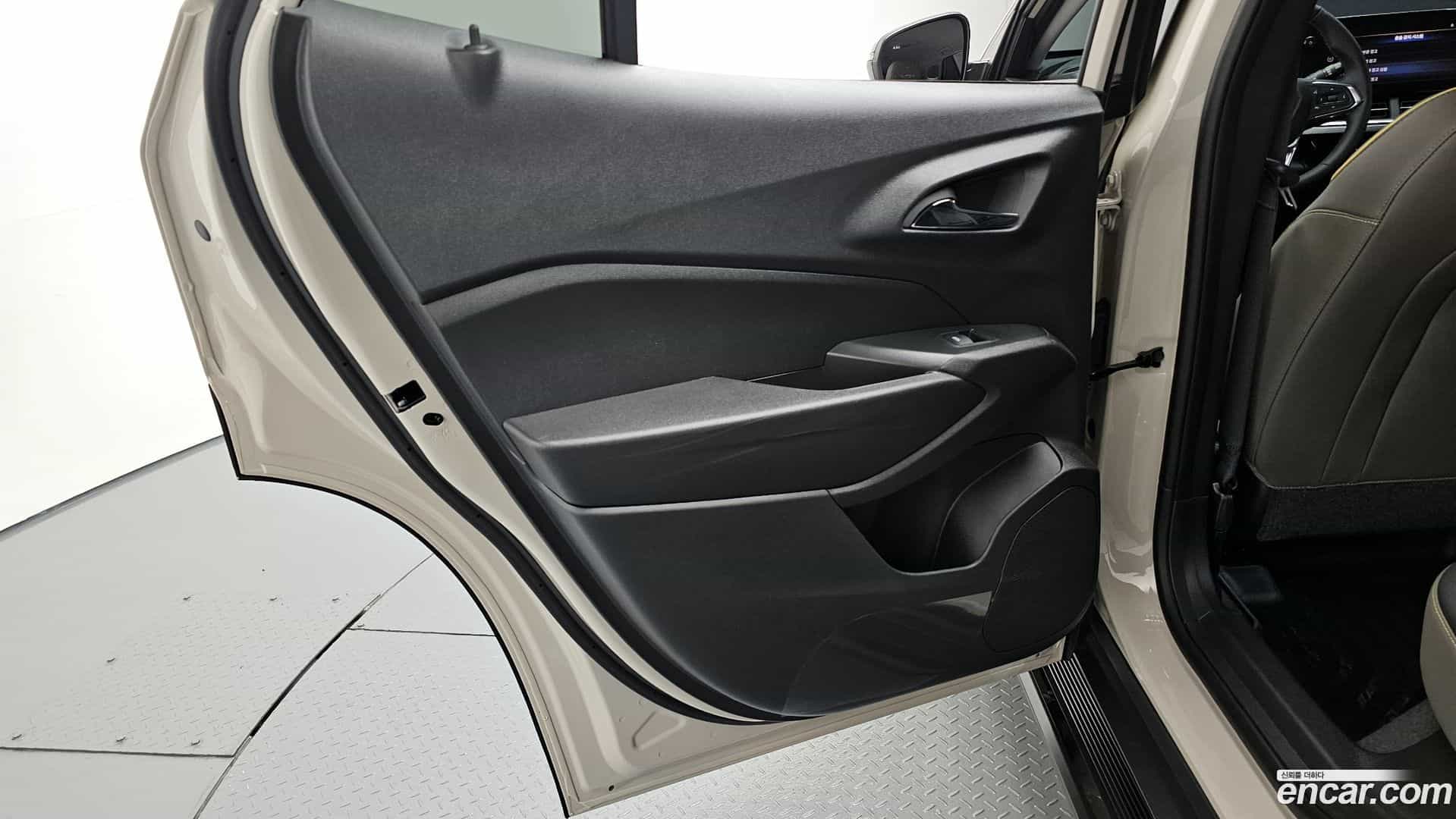 Trax Chevrolet 2025.11-INNER-035