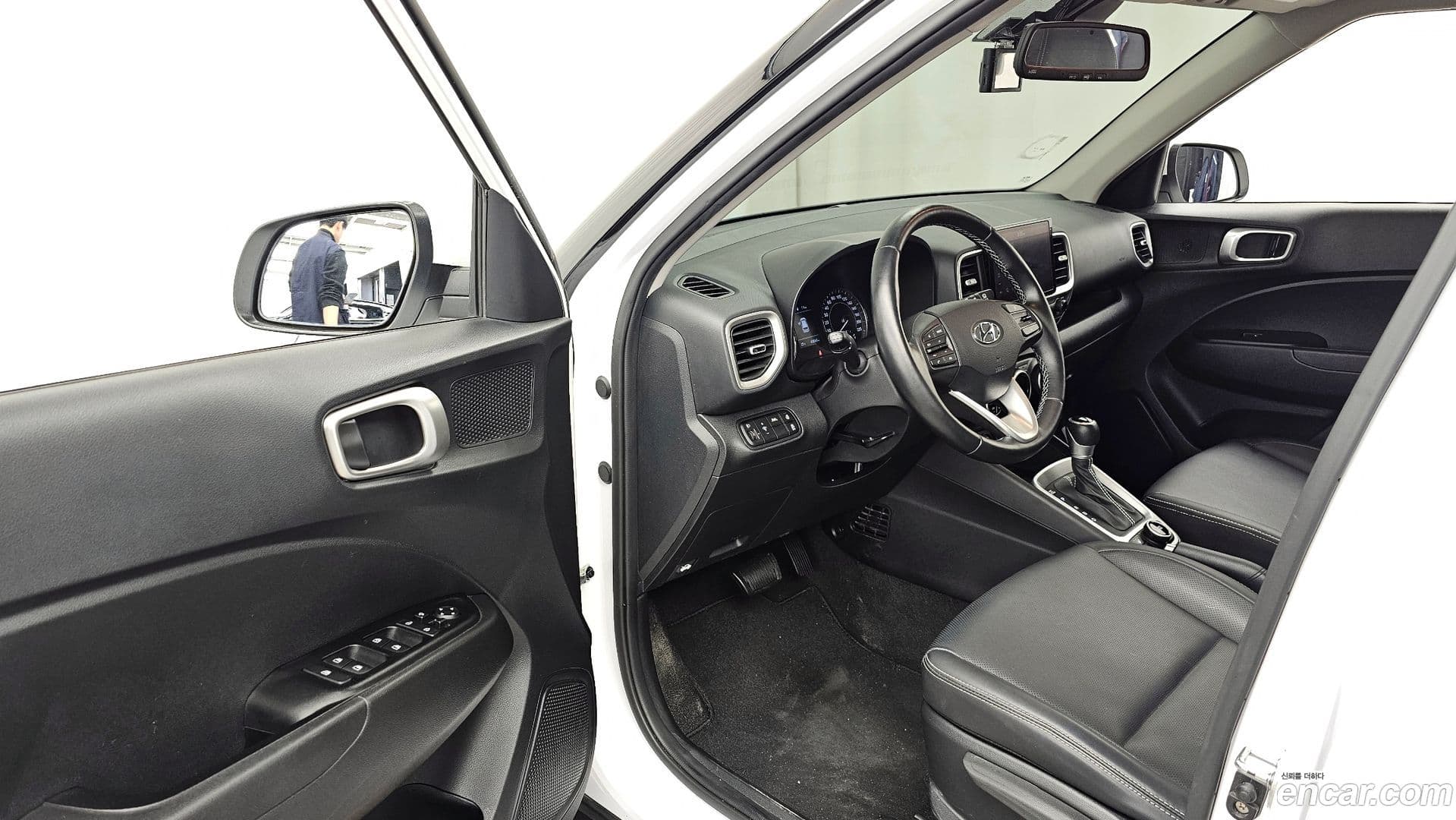 Main__Slider__Photo:Venue Hyundai 2021.5-9