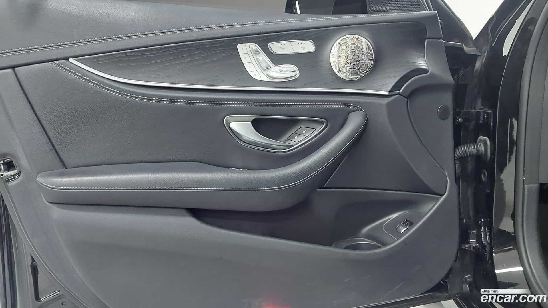 E-Class Mercedes-Benz 2022.11-OPTION-019