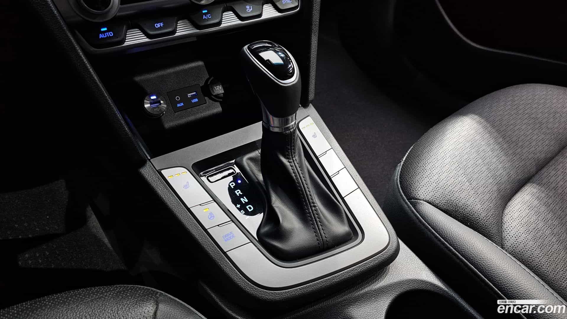 AVANTE Hyundai 2019.1-INNER-009