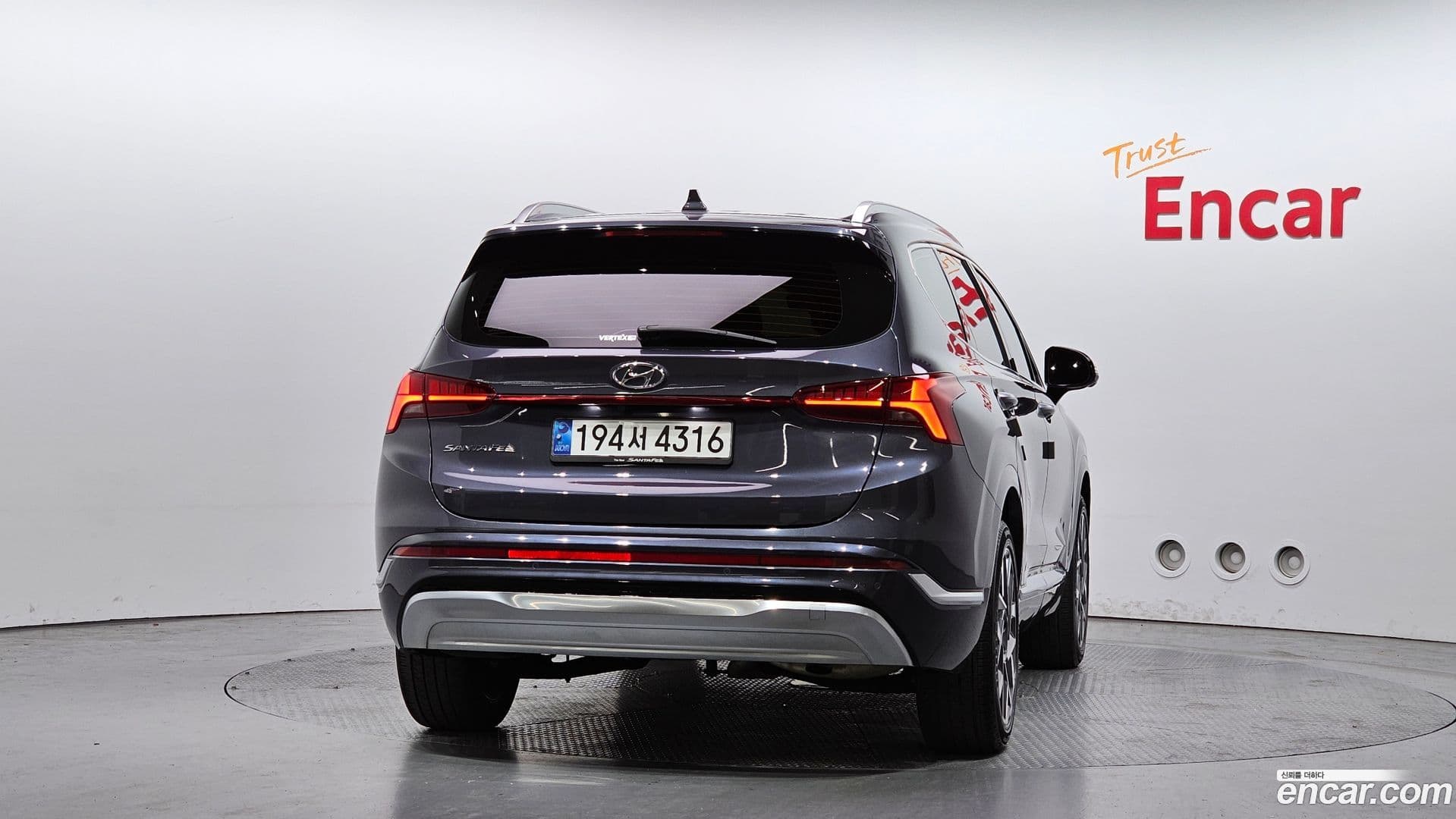 Main__Slider__Photo:Santafe Hyundai 2021.1-3