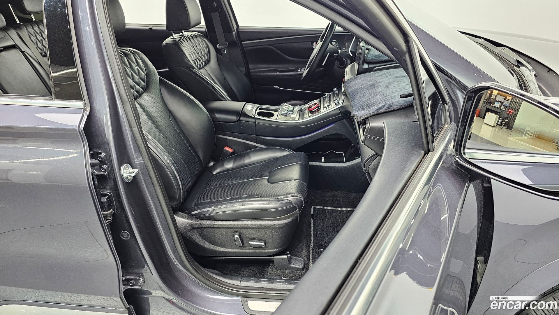 Main__Slider__Photo:Santafe Hyundai 2021.1-9