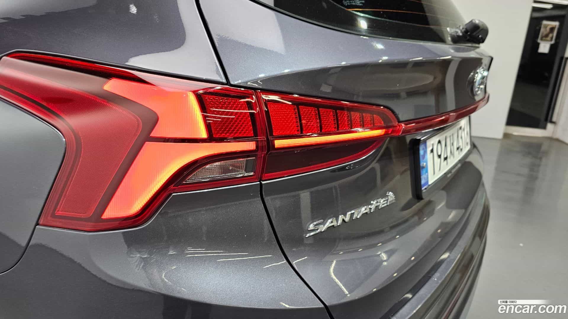 Santafe Hyundai 2021.1-OUTER-033