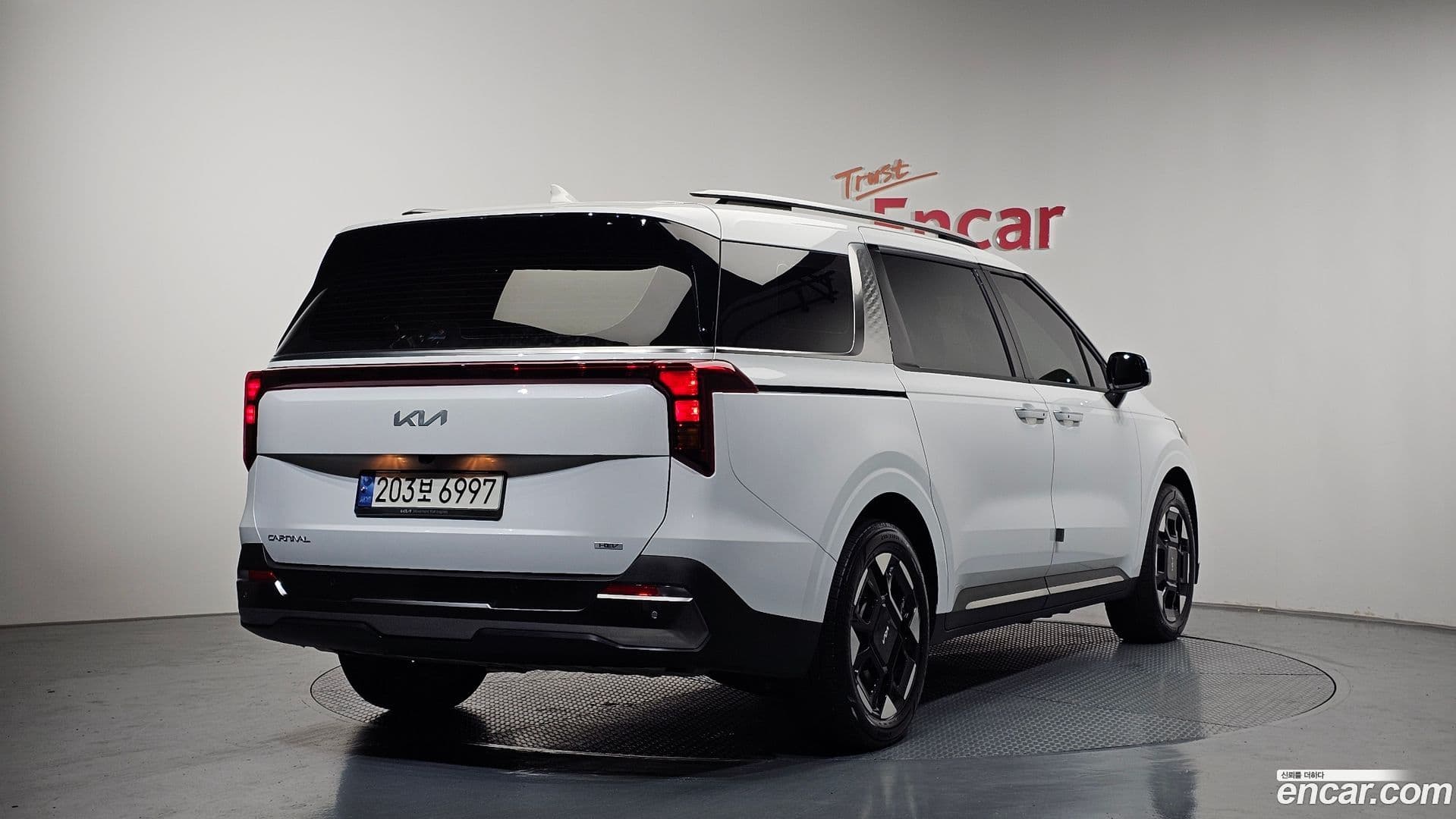 Main__Slider__Photo:Canival Kia 2024.2-1