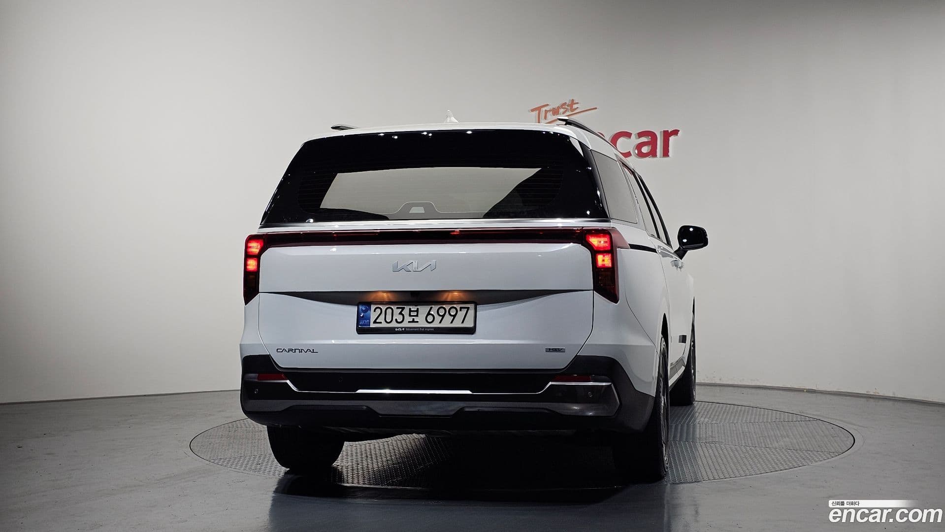 Main__Slider__Photo:Canival Kia 2024.2-3