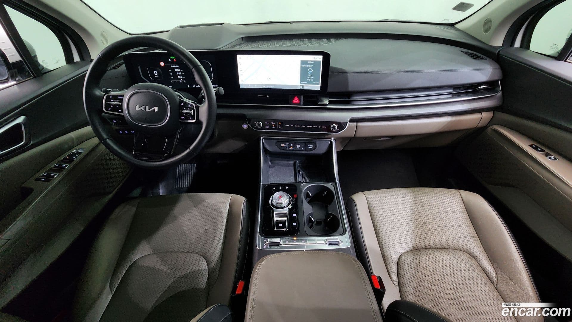 Main__Slider__Photo:Canival Kia 2024.2-6