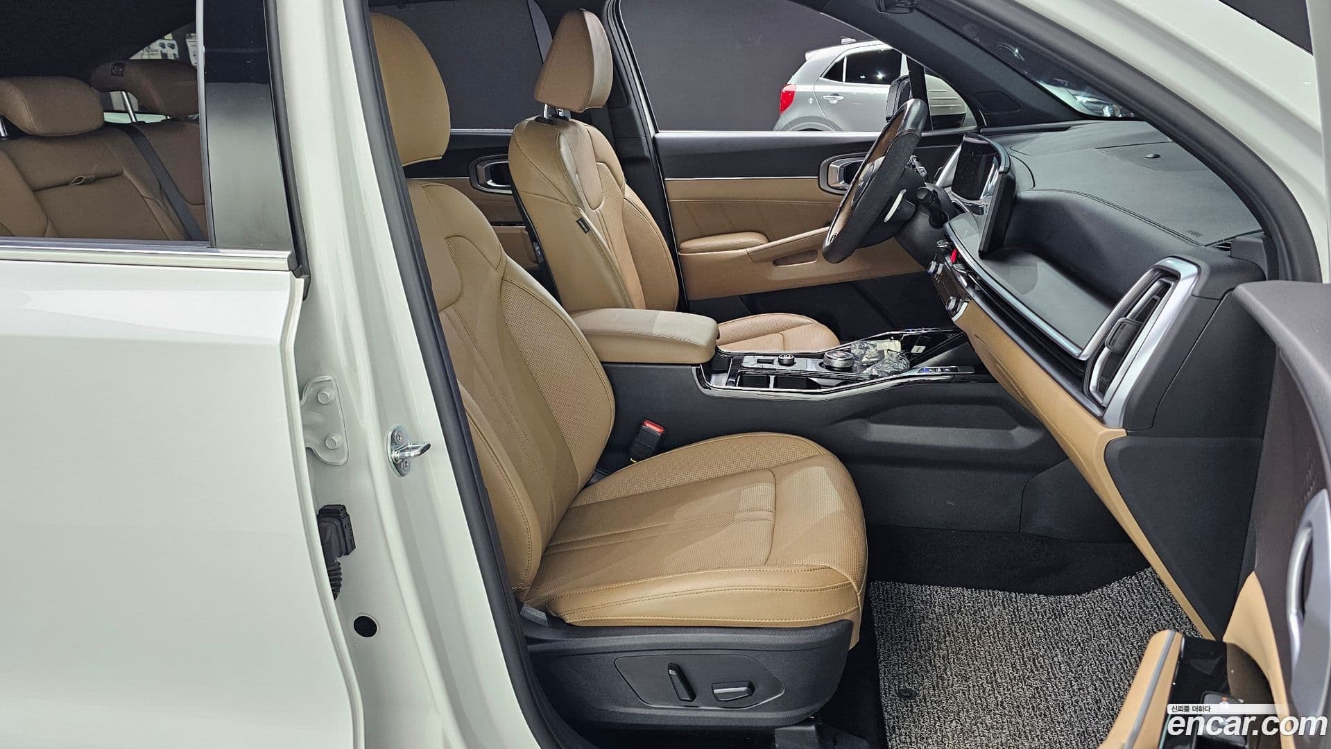 Main__Slider__Photo:Sorento Kia 2024.9-17