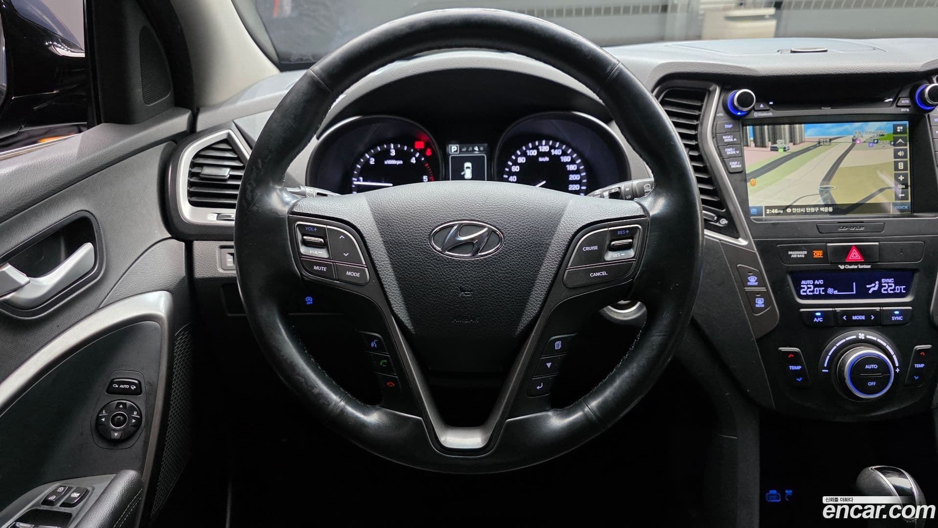 Main__Slider__Photo:Santafe Hyundai 2016.4-12