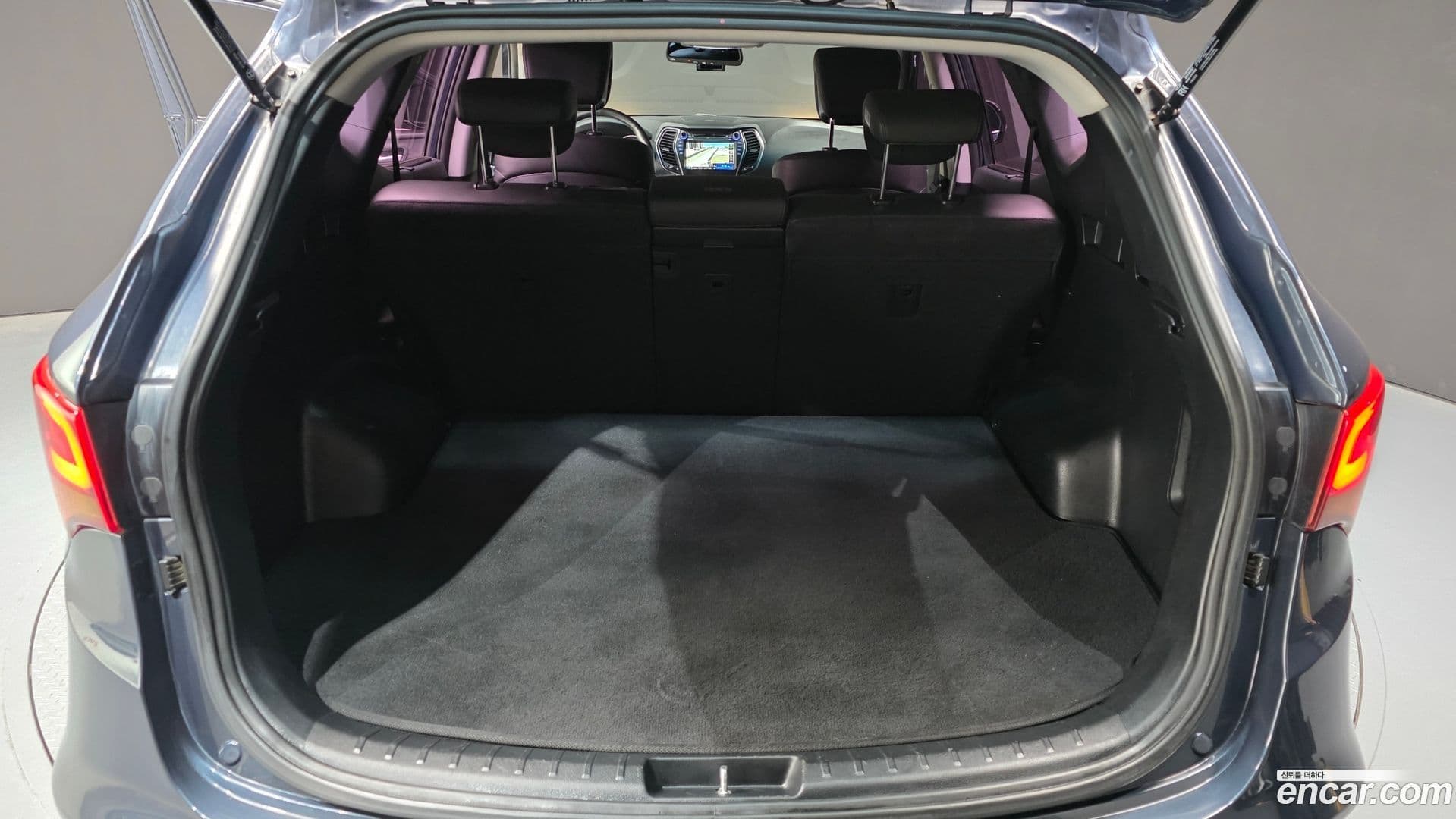 Main__Slider__Photo:Santafe Hyundai 2016.4-30