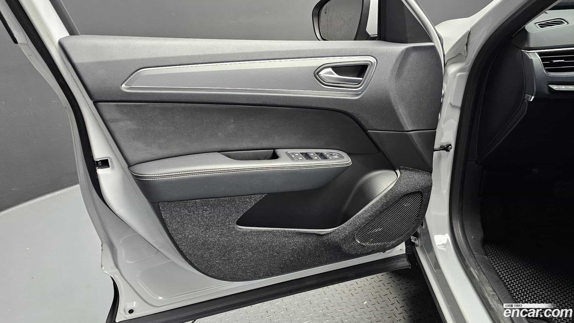 XM3 Renault Korea 2020.10-INNER-034