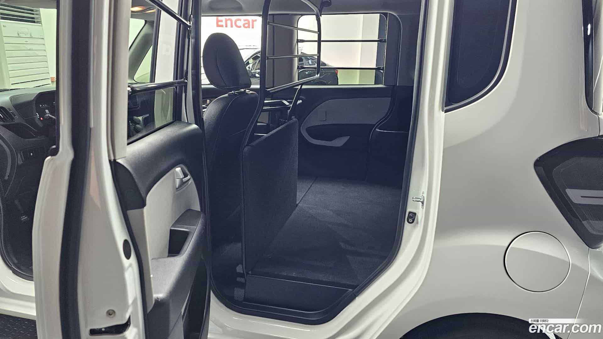 RAY Kia 2023.1-INNER-036
