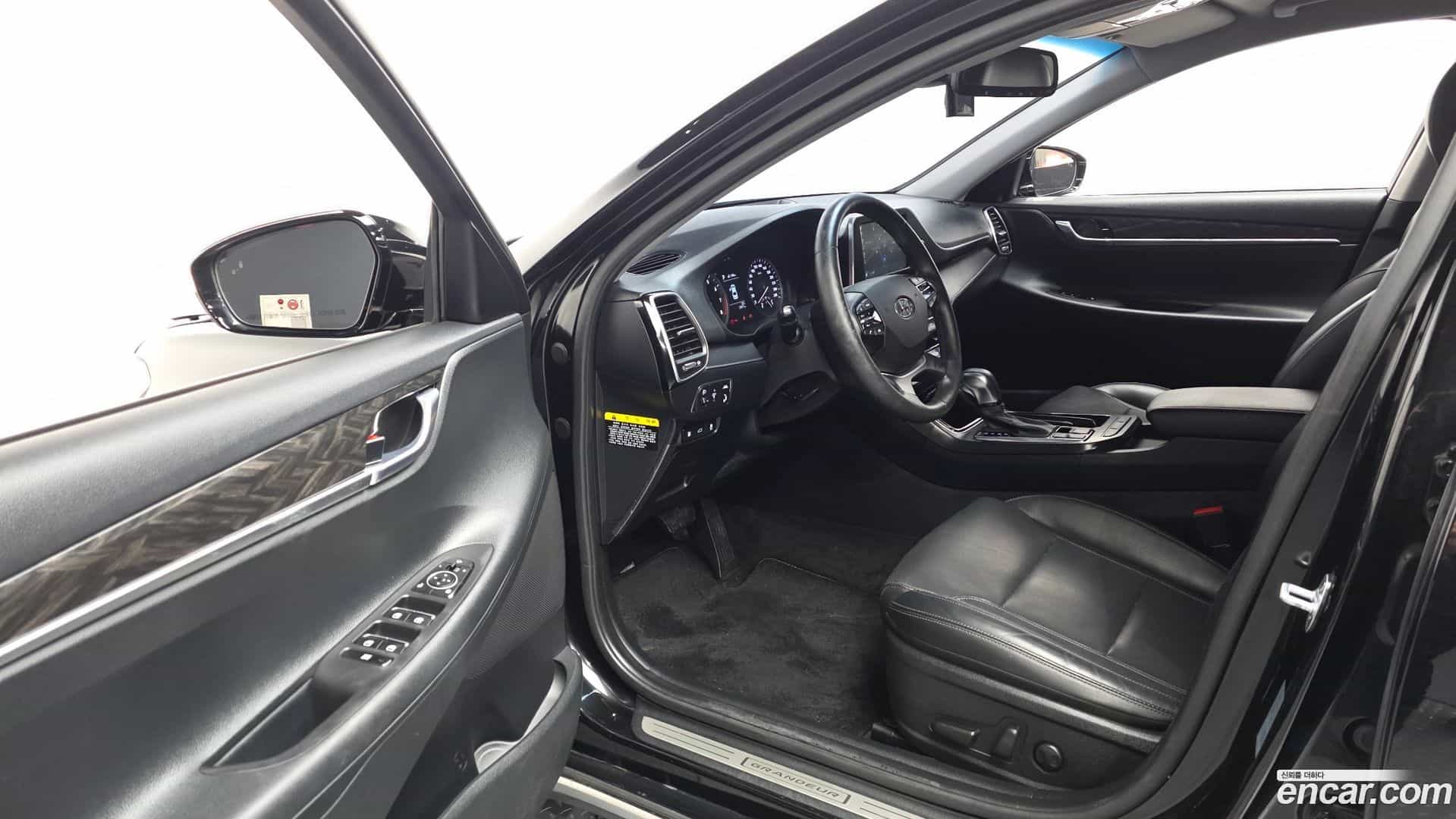 Grandeur Hyundai 2019.2-INNER-010