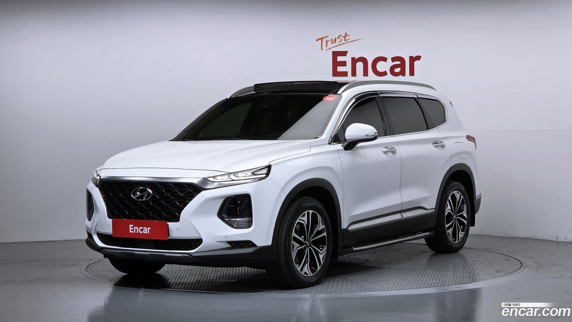 Main__Slider__Photo:Santafe Hyundai 2018.6-0