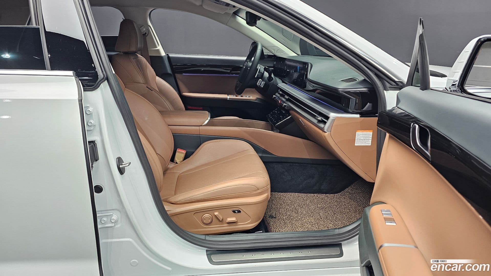 Main__Slider__Photo:Grandeur Hyundai 2025.0-10